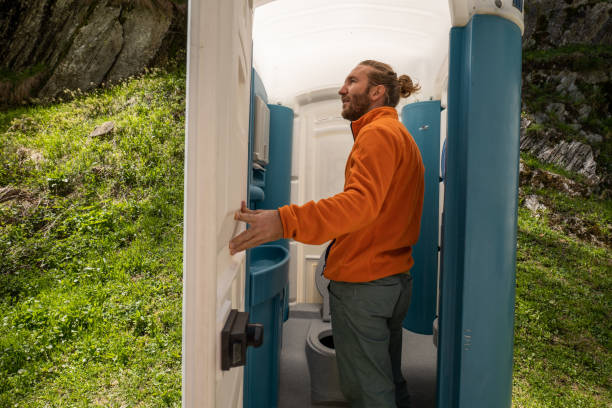 Porta potty delivery and setup in Lapel, IN